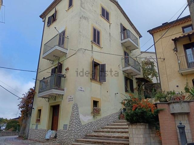 Case e ville in vendita di 240 m²