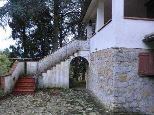 Case e ville in vendita di 240 m²