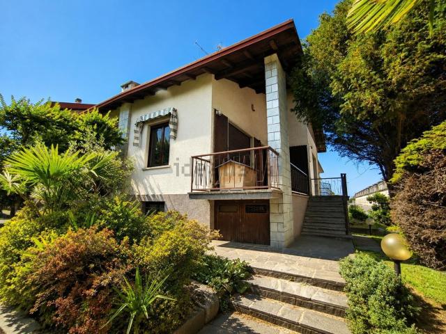 Case e ville in vendita di 240 m² in Via C. B. Cavour, 55
