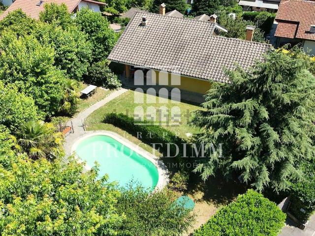 Case e ville in vendita di 240 m² in Via Coste, 41