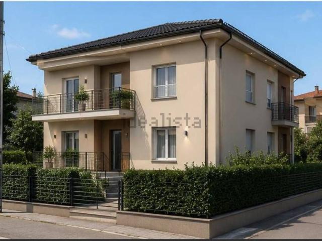 Case e ville in vendita di 240 m² in Via Camillo Berizzi