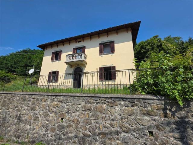 Case e ville in vendita di 240 m² in Via Canale