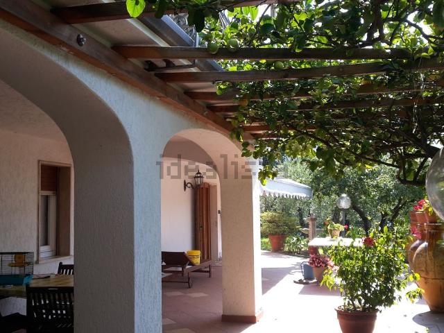 Case e ville in vendita di 240 m² in Via Caniparola, 452