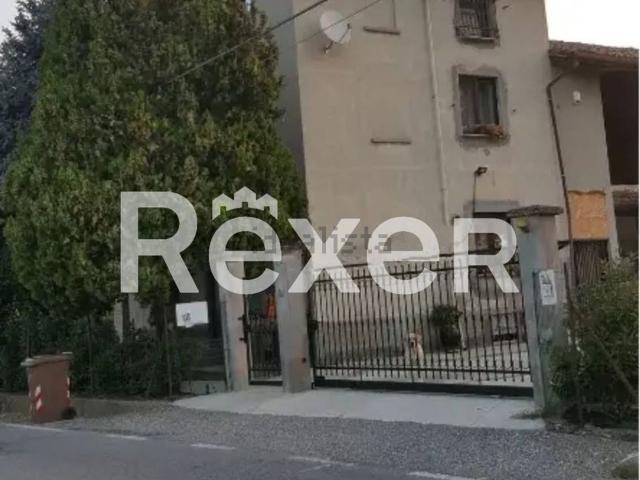 Case e ville in vendita di 240 m² in Via Caretta