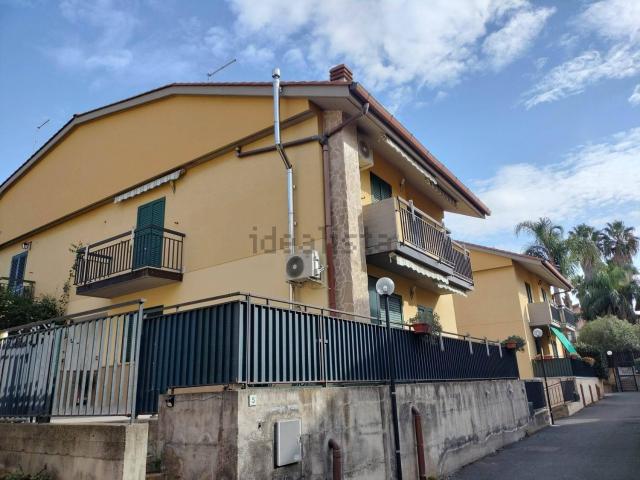 Case e ville in vendita di 240 m² in Via Carrubbazza, 21