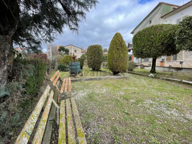 Case e ville in vendita di 240 m² in Via Cevoli