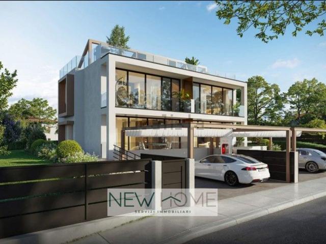 Case e ville in vendita di 240 m² in Via Gonzaga, 2
