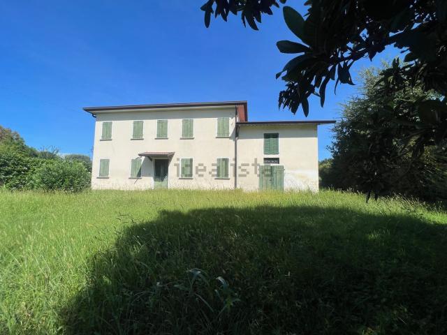 Case e ville in vendita di 240 m² in Via Dante