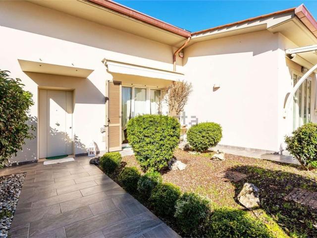 Case e ville in vendita di 240 m² in Via dei Mori