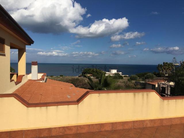 Case e ville in vendita di 240 m² in Via del Mare