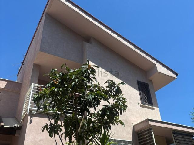 Case e ville in vendita di 240 m² in Via del Frantoio Romano, 269