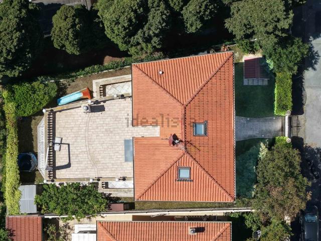 Case e ville in vendita di 240 m² in Via dell&apos Elba
