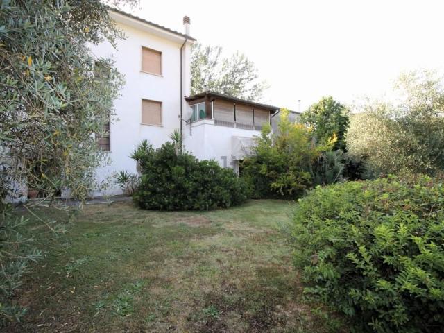 Case e ville in vendita di 240 m² in Via di Poggio Seconda, 3205