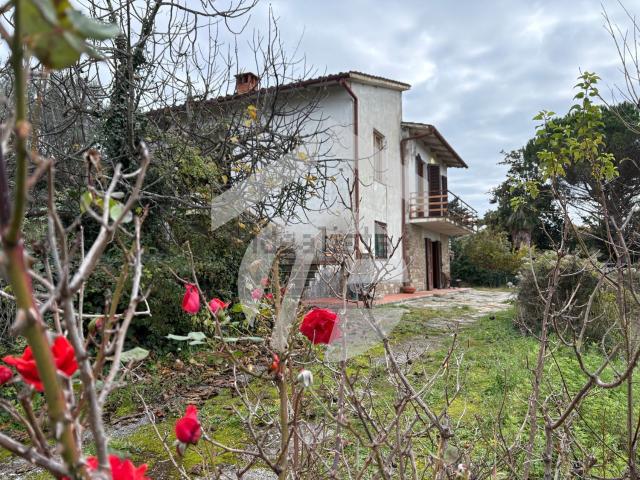 Case e ville in vendita di 240 m² in Via di Timignano
