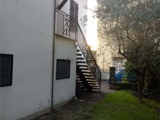 Case e ville in vendita di 240 m² in Via Fratelli Cervi, 1