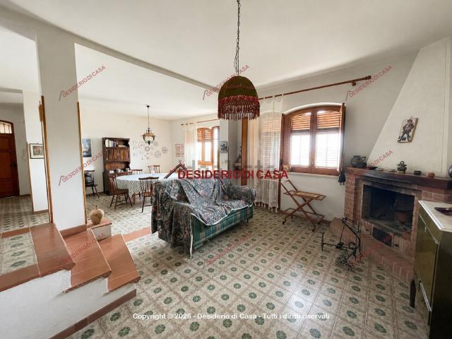Case e ville in vendita di 240 m² in Via San Michele