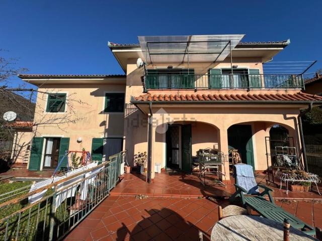 Case e ville in vendita di 240 m² in Via San Bernardo, 6