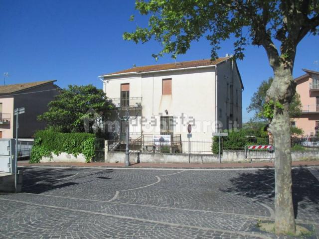 Case e ville in vendita di 240 m² in Via San Francesco