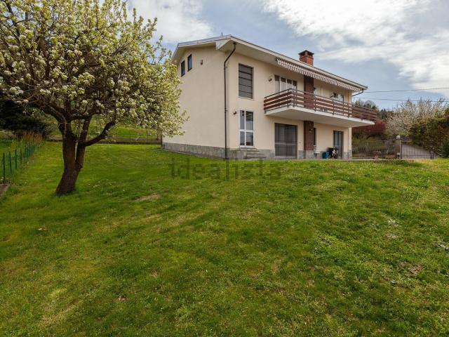Case e ville in vendita di 240 m² in Via San Rocco, 22