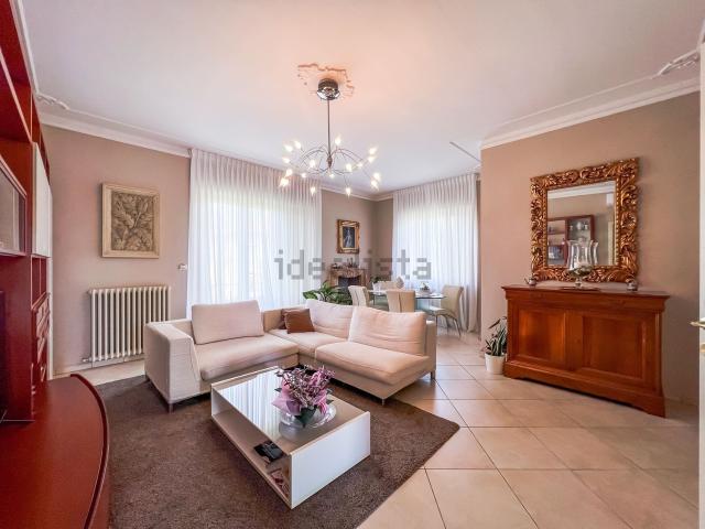 Case e ville in vendita di 240 m² in Via Parco della Rimembranza, 726