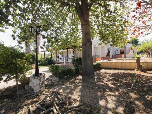 Case e ville in vendita di 240 m² in Via Piano Sperone XI