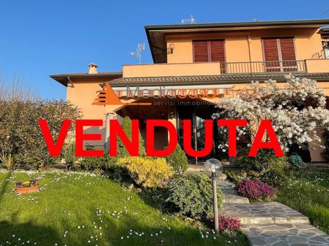Case e ville in vendita di 240 m² in Via Quattro Marie, 30