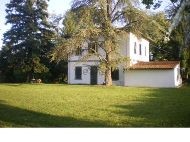 Case e ville in vendita di 240 m² in Via Roma