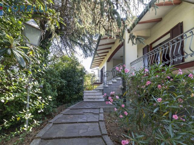 Case e ville in vendita di 240 m² in Via Romea Sud, 153
