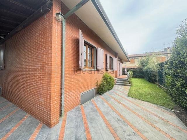 Case e ville in vendita di 240 m² in Via Trento, 50