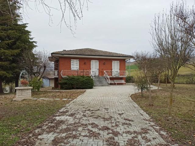 Case e ville in vendita di 240 m² in Via Vairasco