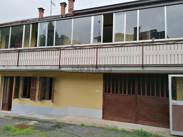 Case e ville in vendita di 240 m² in Via Valle Asili