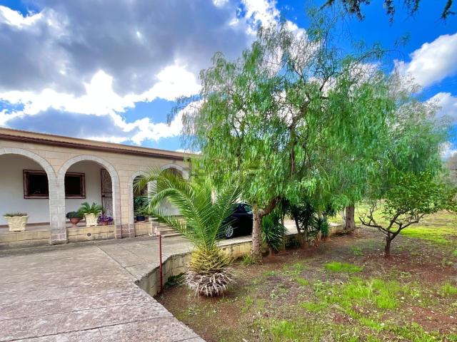 Case e ville in vendita di 240 m² in Contrada Veneri
