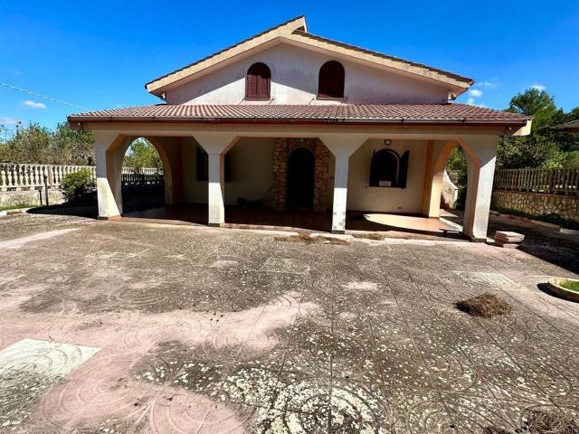 Case e ville in vendita di 240 m² in Contrada Boara