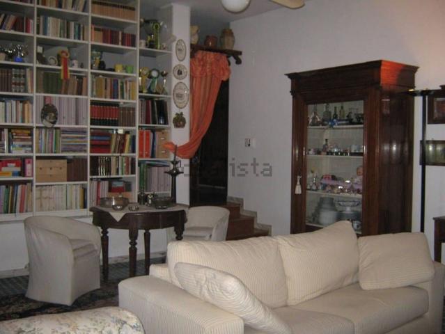 Case e ville in vendita di 240 m² in Contrada dei francescani riformati, 7