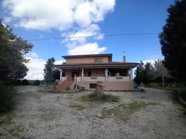 Case e ville in vendita di 240 m² in Contrada Ischia di Vitella