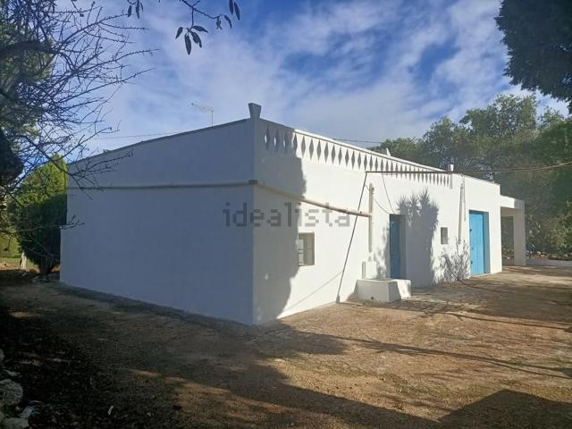 Case e ville in vendita di 240 m² in Contrada Pezze di Ferro