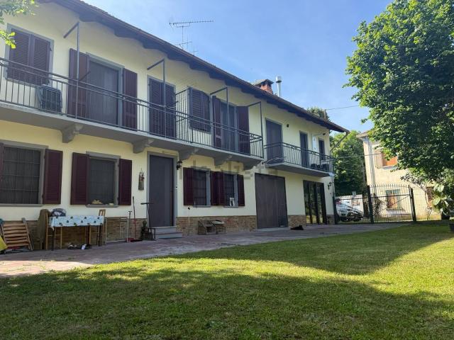 Case e ville in vendita di 240 m² in Corso Industria, 9