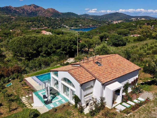 Case e ville in vendita di 240 m² in Località Barabarca