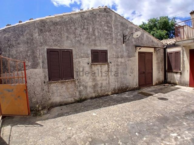 Case e ville in vendita di 240 m² in Strada Fondi Nuovi