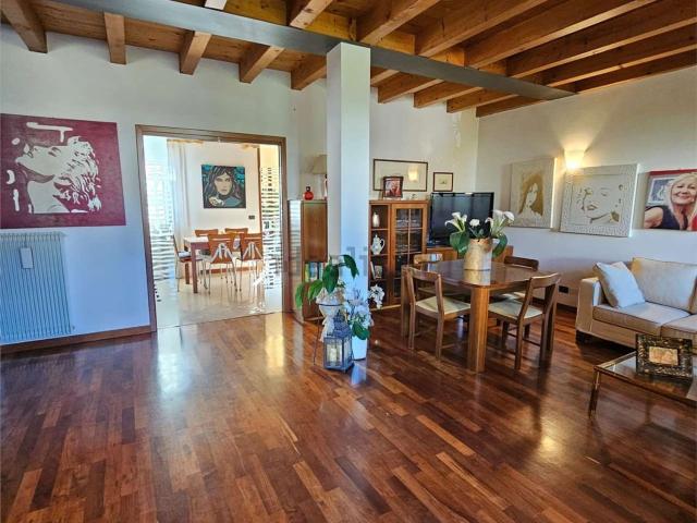 Case e ville in vendita di 240 m² in Strada Provinciale 79, 1