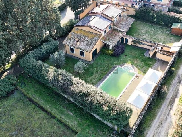 Case e ville in vendita di 240 m² in Strada Provinciale Sacrofano Cassia