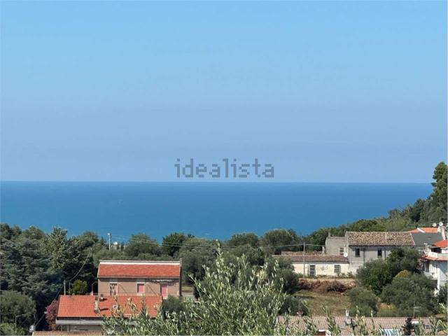 Case e ville in vendita di 240 m² in Strada Valle Furci, 27