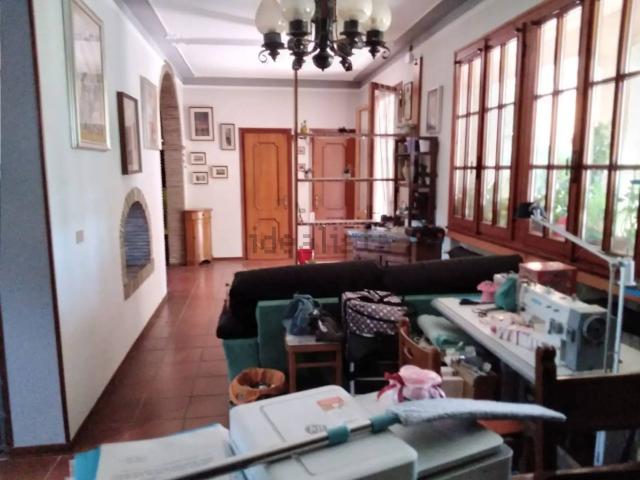 Case e ville in vendita di 241 m² in Via Viara