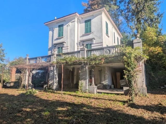 Case e ville in vendita di 241 m² in Via Villini di Creto, 6