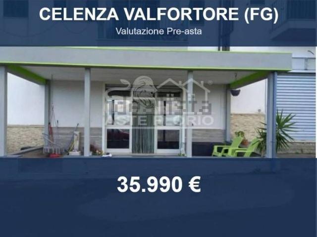 Case e ville in vendita di 242 m² in Via Cairoli