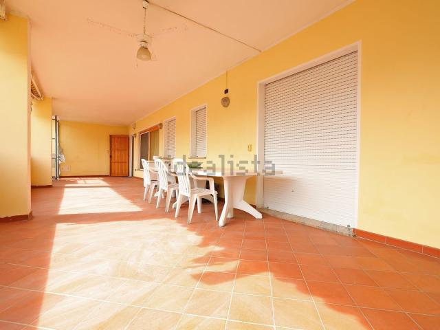 Case e ville in vendita di 242 m² in Via Ancona