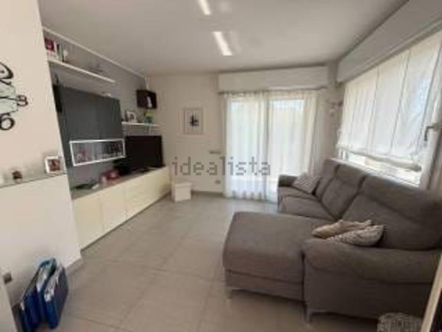 Case e ville in vendita di 242 m² in Via Giacomo Matteotti, 27
