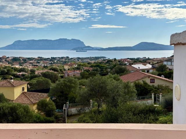 Case e ville in vendita di 242 m² in Via del Giglio, 112