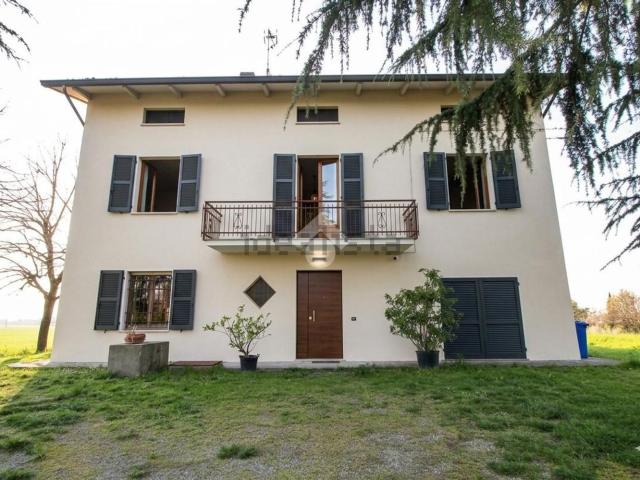 Case e ville in vendita di 242 m² in Via Stanislao Solari, 41