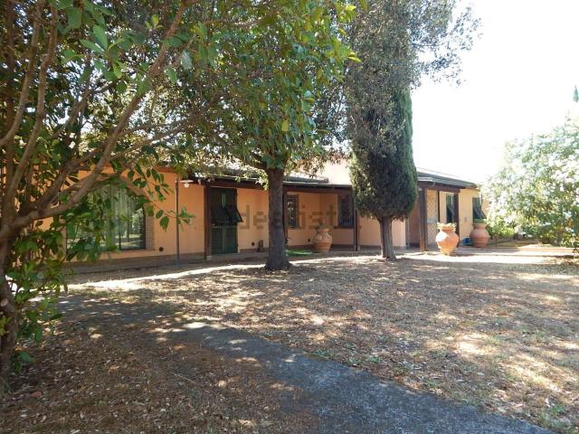 Case e ville in vendita di 242 m² in Viale Guglielmo Marconi
